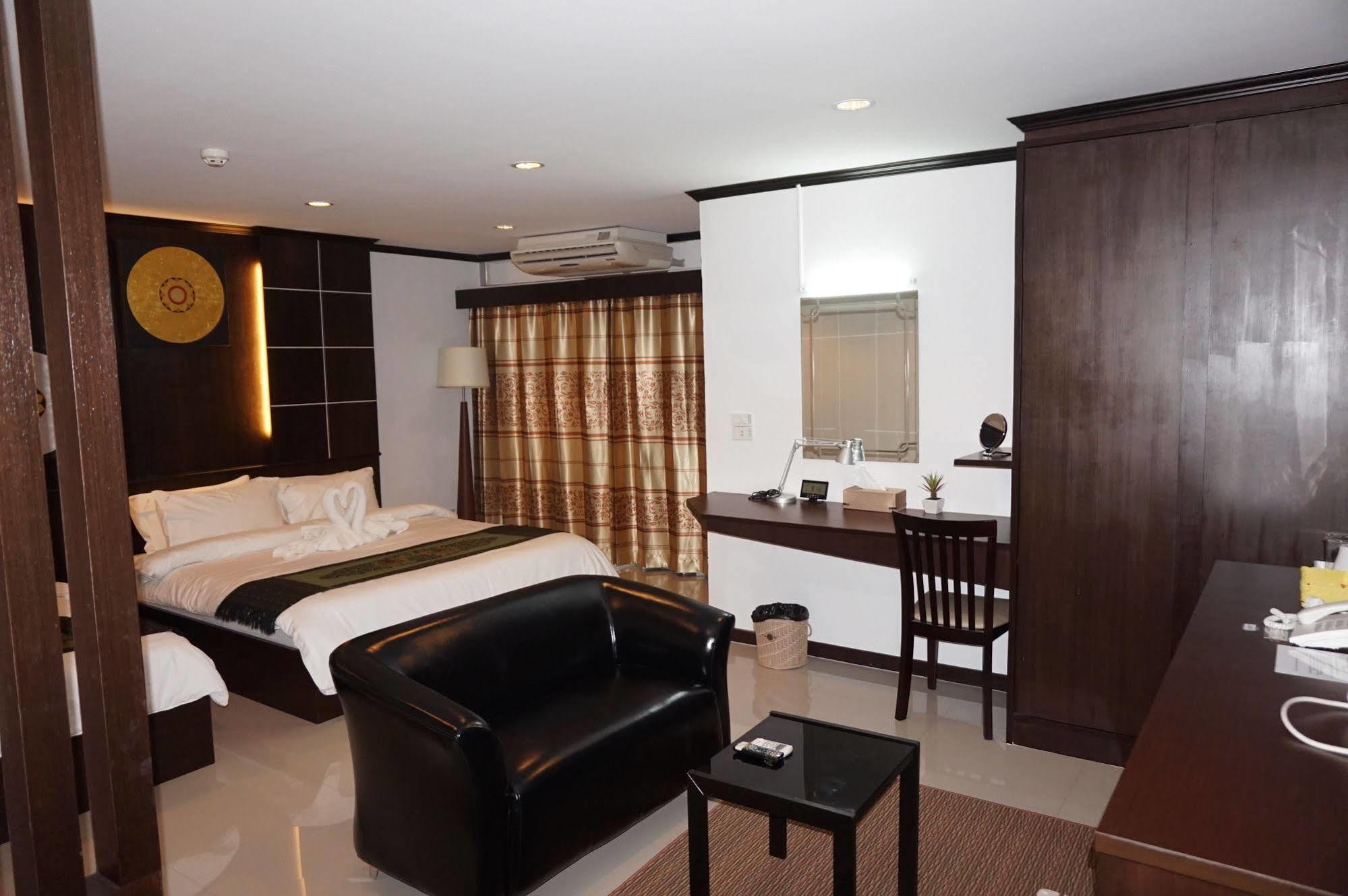 The Next Grand Hotel Khon Kaen Extérieur photo