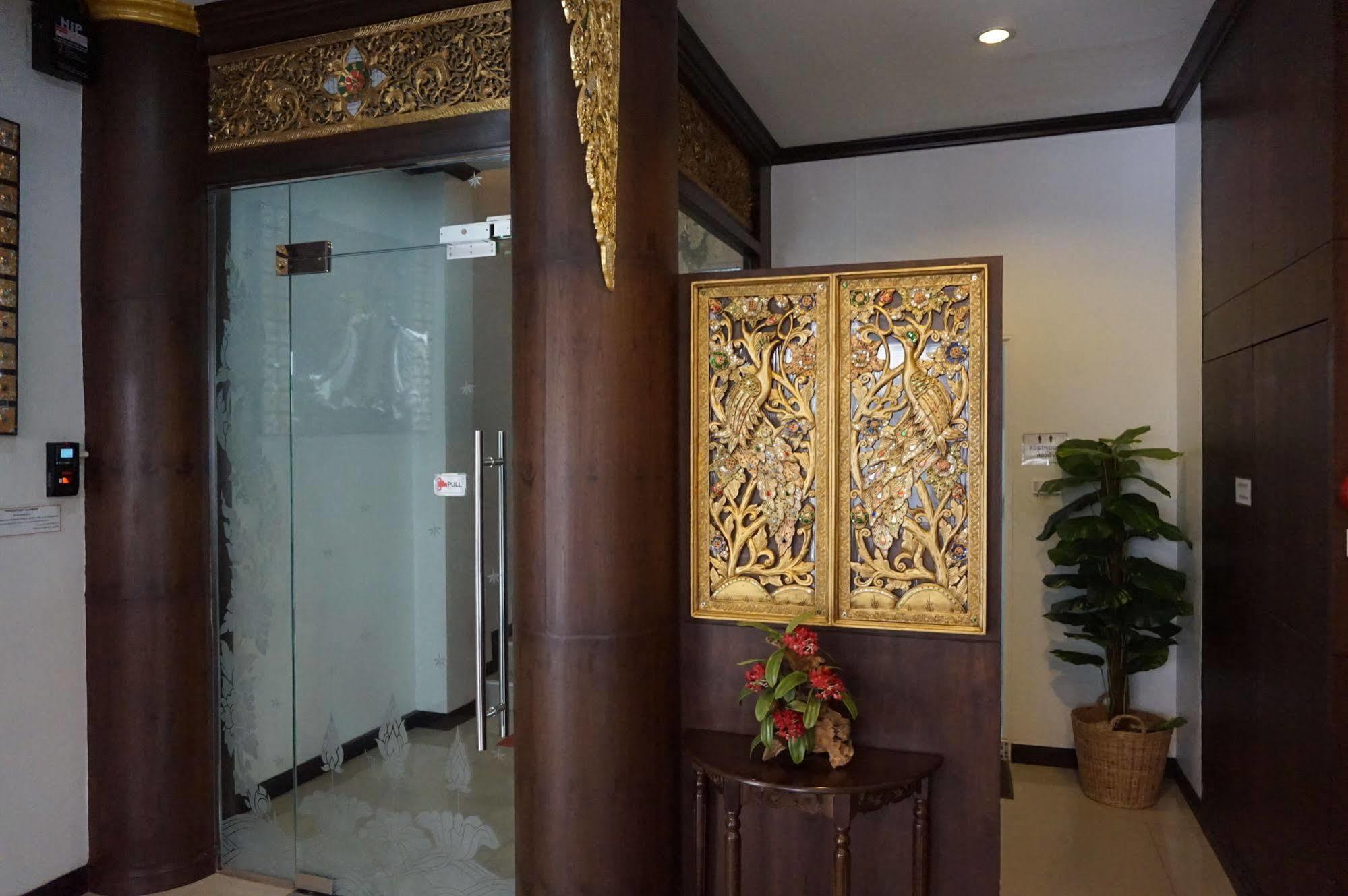 The Next Grand Hotel Khon Kaen Extérieur photo